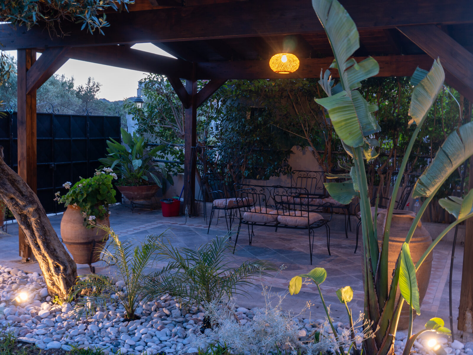 Private yard with pergola at night, Casa Avgeri Afandou